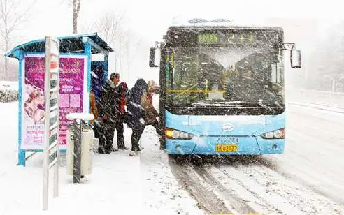 寒潮頻發(fā)，條形智能多重技術(shù)保障戶外顯示屏不懼嚴(yán)寒酷暑！